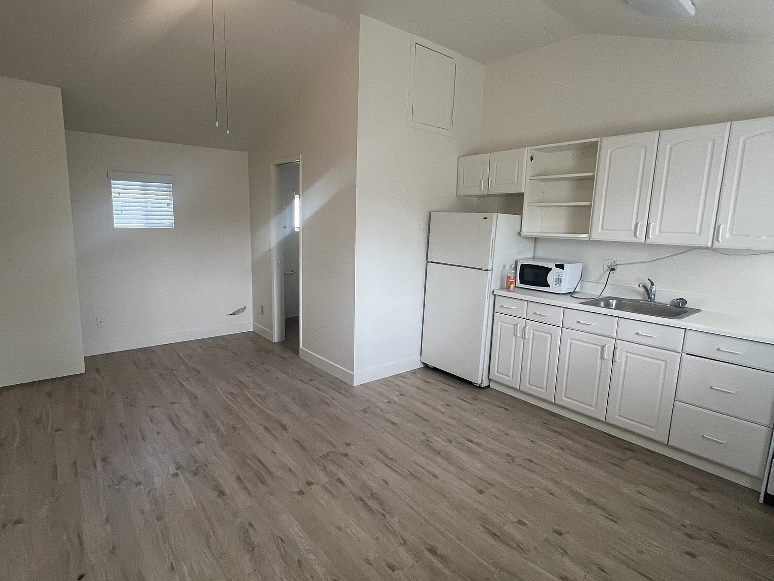 936 S. Pacific St — Photo 2