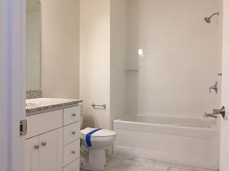 261 Lexington St #3 — Photo 8