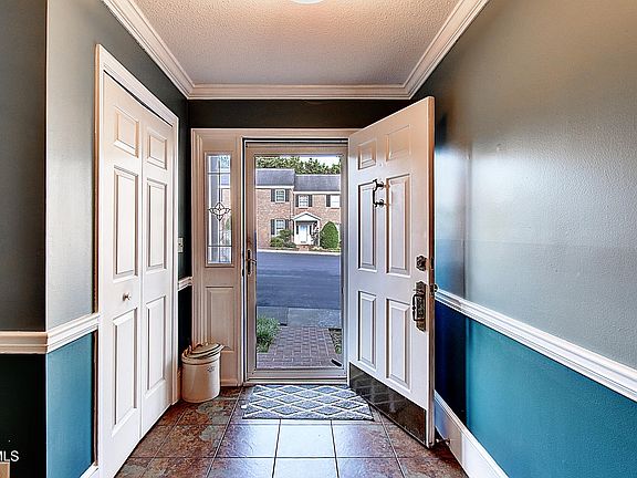 5th image of 2734 Oakland Ave #B9