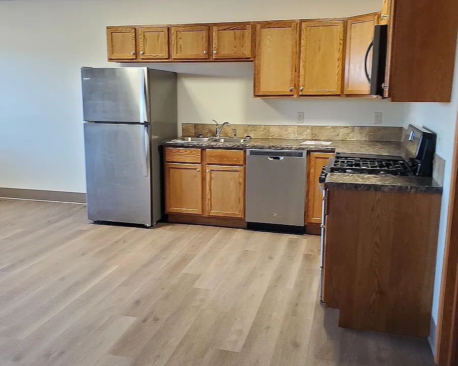 1st image of 7427 Seville Rd