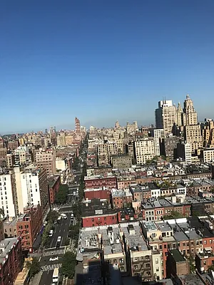 Rented by La Seven Inc. | media 7