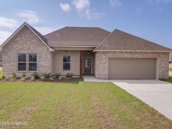 12 Red Oak Dr, Long Beach, MS 39560