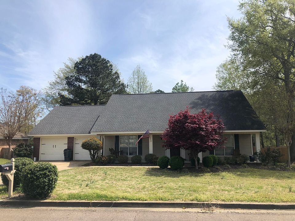 1st image of 118 Lakeover Dr E