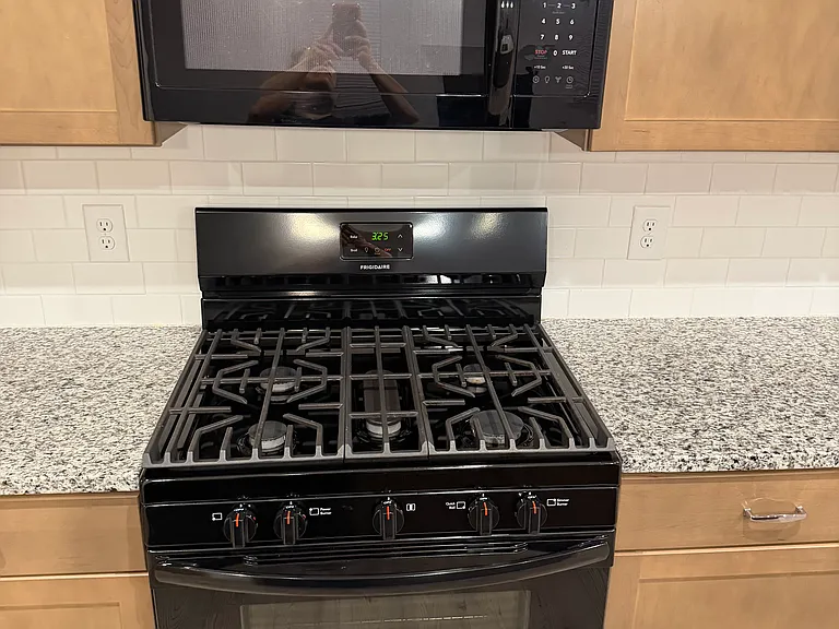 406 Larry Ln — Photo 18