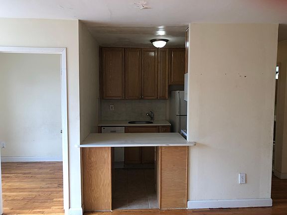 5th image of 3715 Parsons Blvd APT 6F