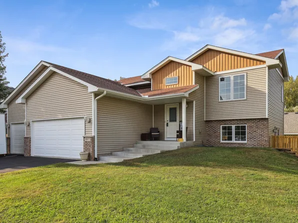 1077 243rd Cir NE, East Bethel, MN 55005