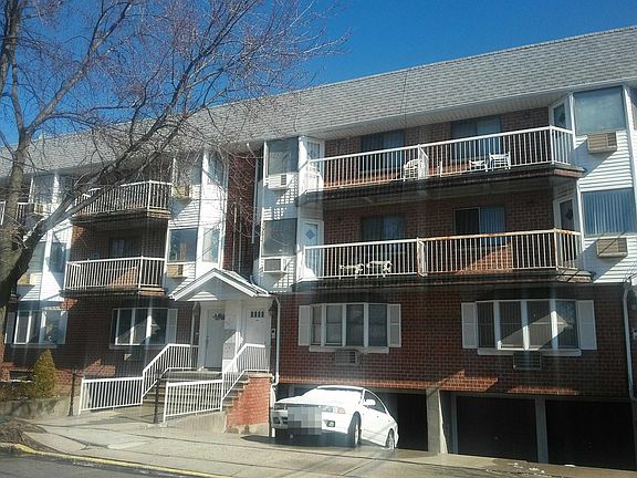 3rd image of 1231 E 95th St