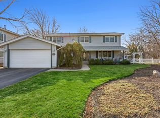 517 Gateshead S, Elk Grove Village, IL 60007