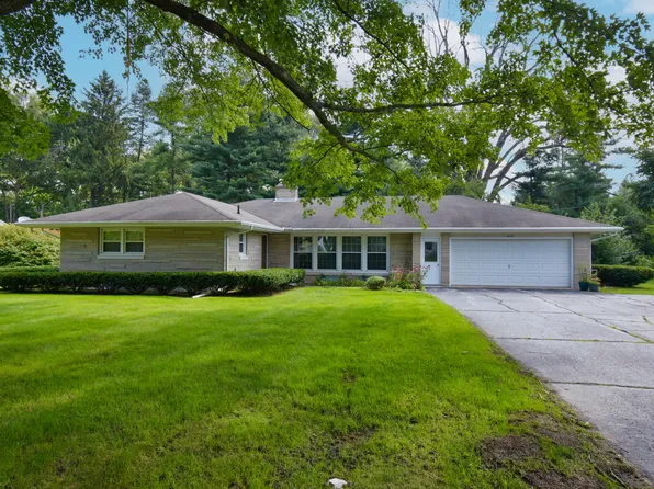 1019 Sassafras Ln, Niles, MI 49120