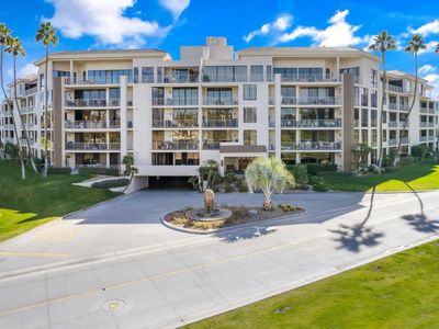 910 Island Dr APT 202, Rancho Mirage, CA, 92270