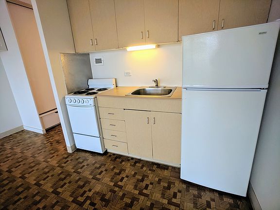 3rd image of 747 Amana St APT 1901