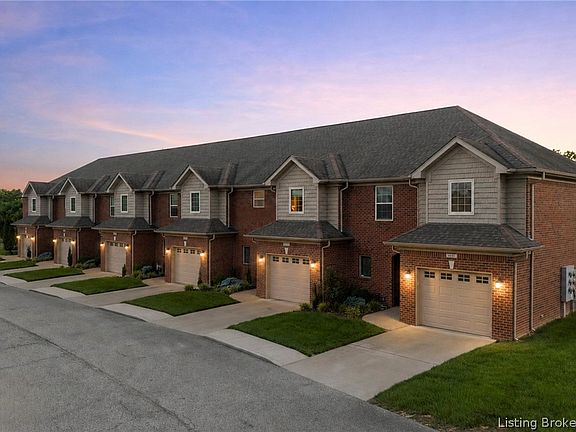 3rd image of 611 Knob Hill Road