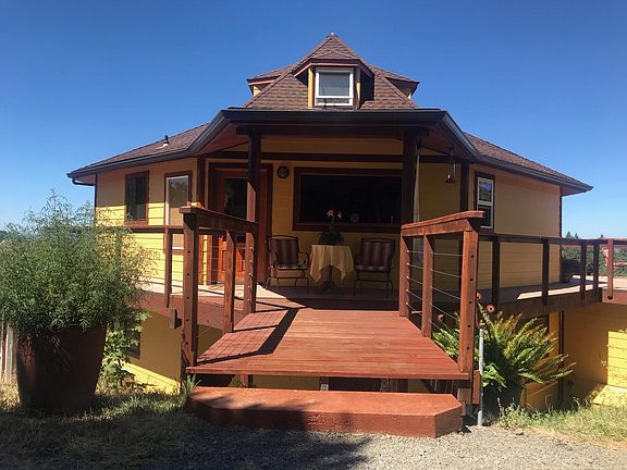 2nd image of 558 Homestead Ln