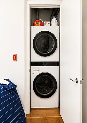 Laundry, photo 1