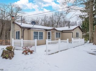 42 Papscoe Rd W, Hewitt, NJ 07421