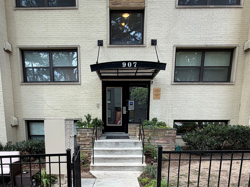 1st image of 907 Euclid St NW APT 201