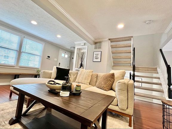 4th image of 7821 Edmunds Way