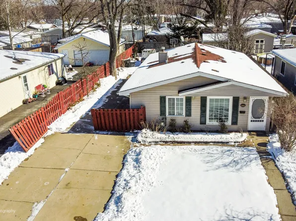 33 N Fairlawn Ave, Mundelein, IL 60060