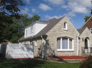 3255 S 45th St, Greenfield, WI 53219