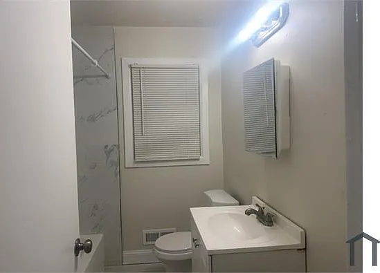 5553 Drexel St — Photo 7