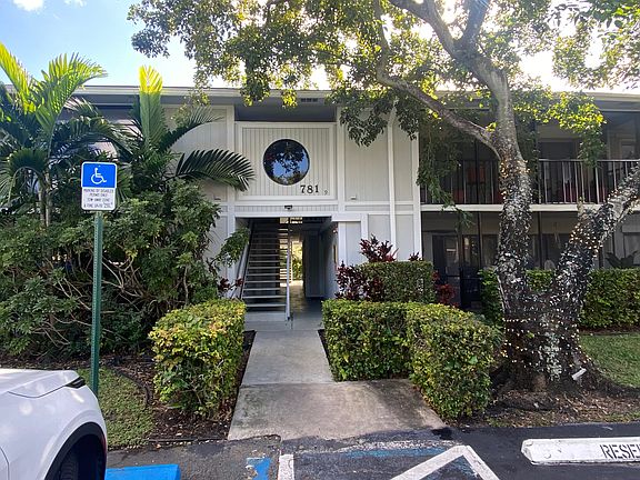 3rd image of 781 NE 199th St
