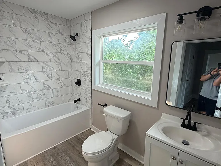 2429 Adams St — Photo 9
