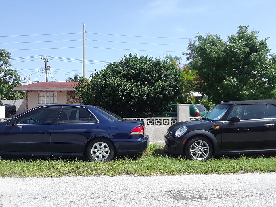1st image of 4945 NW 182nd St