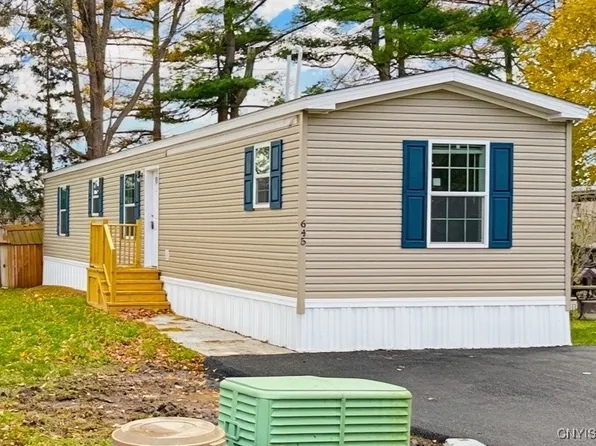 645 Kilkenny Dr, Utica, NY 13502