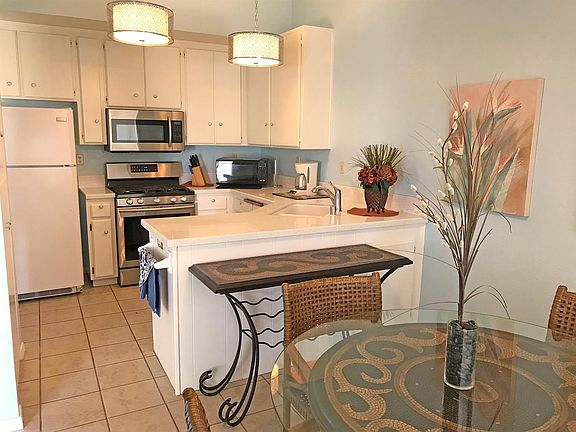 4th image of 14746 Clubhouse Dr APT C