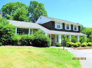 1406 Henri St, Mount Airy, NC 27030