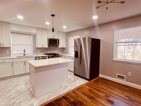 5th image of 14389 Fontaine Ct