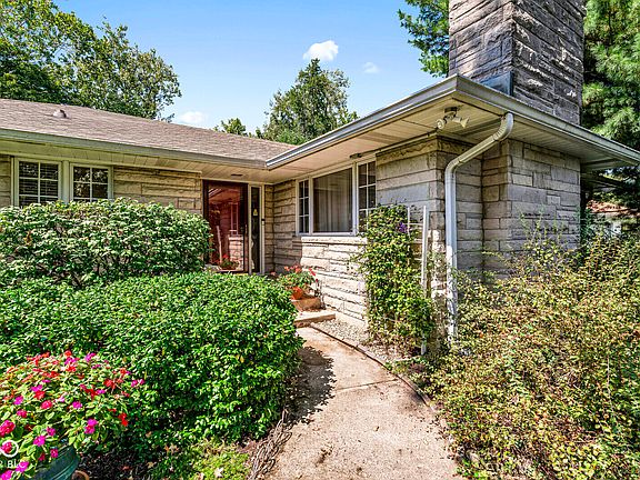 3rd image of 7844 Windcombe Blvd
