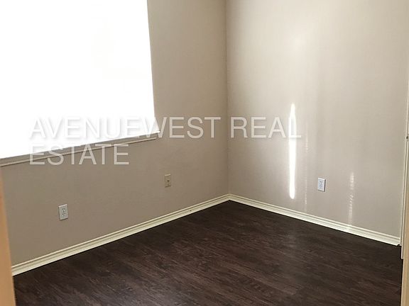 3rd image of 228 Faircrest Dr