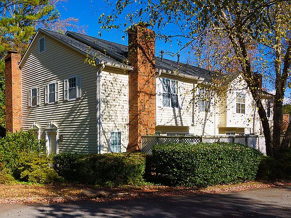 2BR/2.5BA twnhome