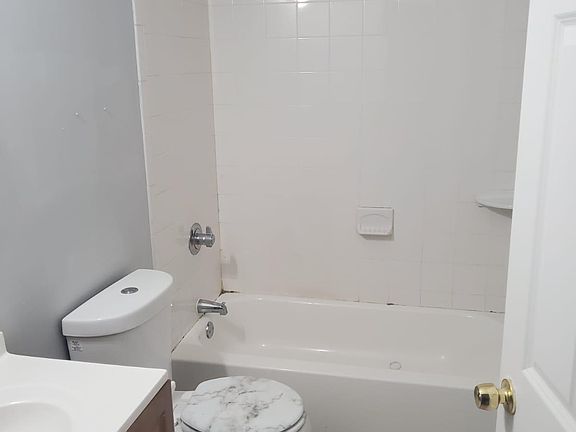 3rd image of 418 S 17th St #1L