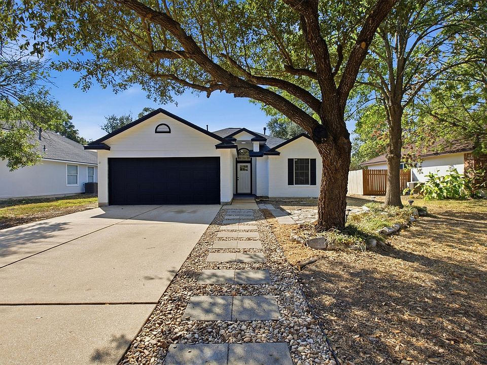1st image of 812 Honeysuckle Dr