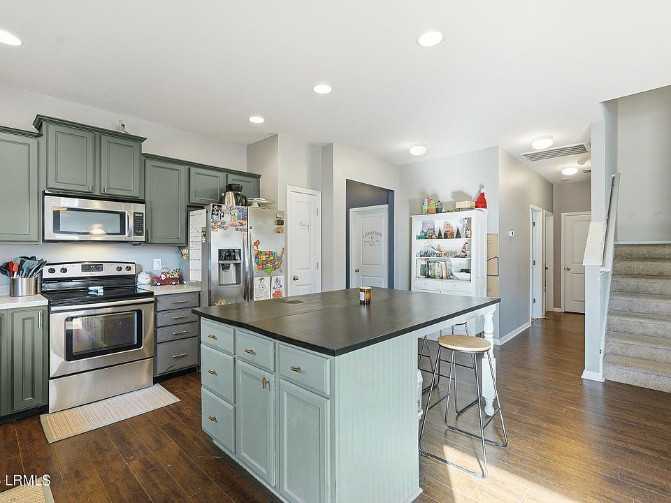 1st image of 19 Brasstown Way