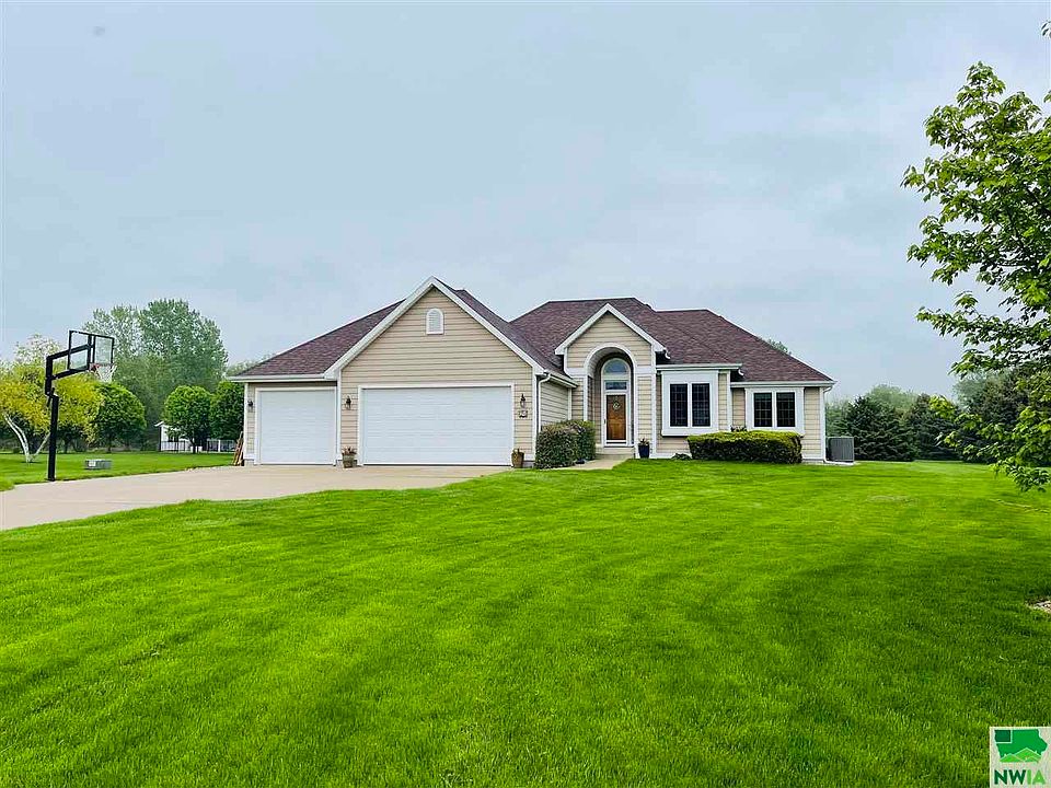21 Deer Run Cir, Mccook Lake, SD 57049 Zillow