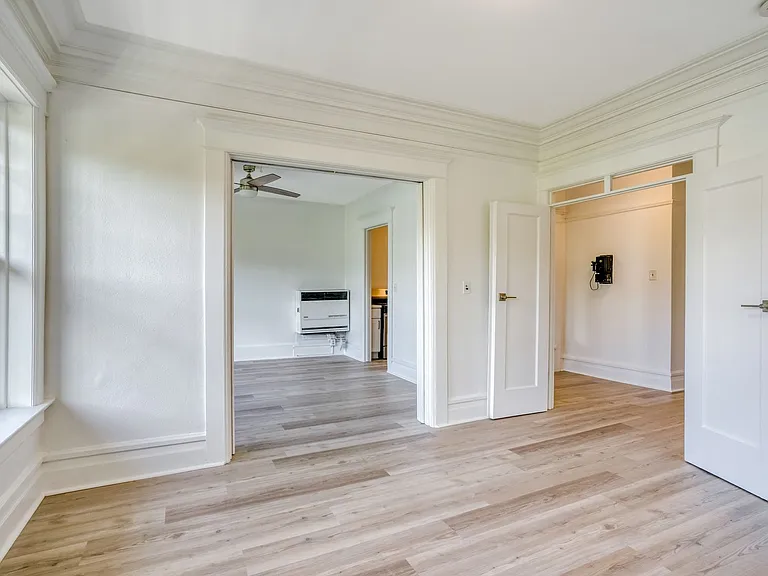 Raintree Apartments — Photo 33