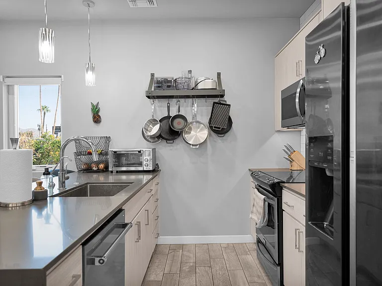 2727 E Thomas Rd #11 — Photo 6