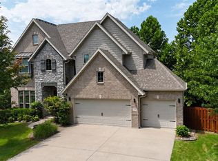 3195 N Blue Star Dr, Fayetteville, AR 72703