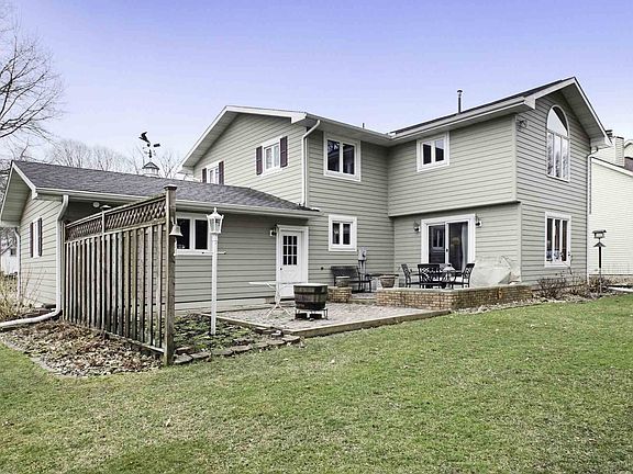 2nd image of 1839 Acorn Ln