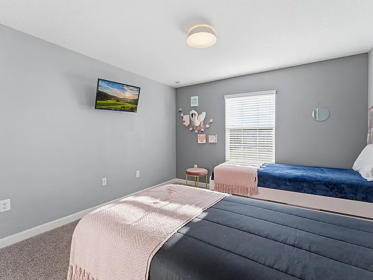 Stinger Dr — Photo 31