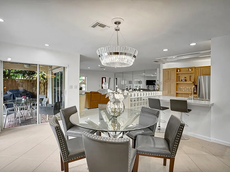 290 E Fern Dr — Photo 13