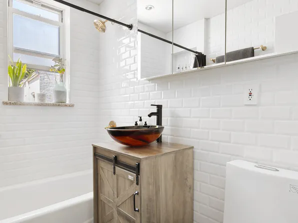 138 Wakeman Place image 24 of 35