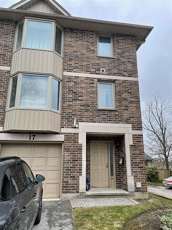 4 bed, $690 — Photo 1