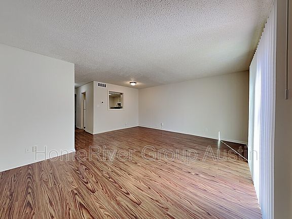 4th image of 1911 Hearthstone Dr Unit 4