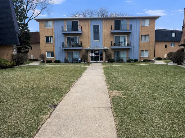 4819 W 109th St APT 302, Oak Lawn, IL 60453