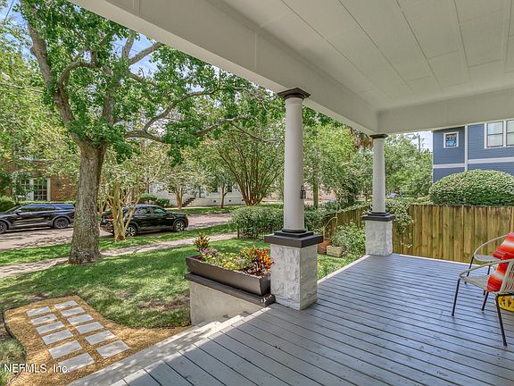 3rd image of 1614 N MARKET Street