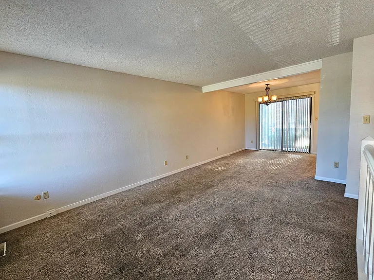 10904 McKinley Dr — Photo 11